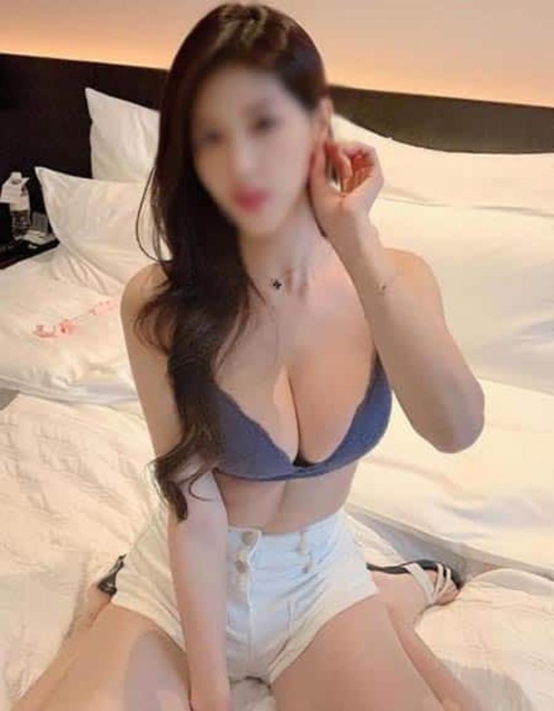 9911065777, Low rate Call girls in Laxmi Nagar, Delhi