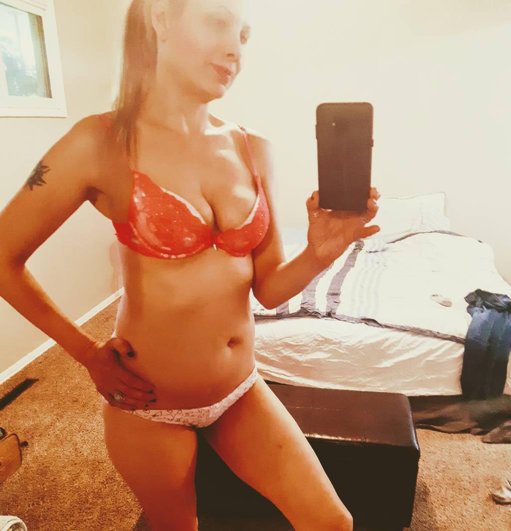 Edmonton Escort Samantha tall and fit 160 hr!