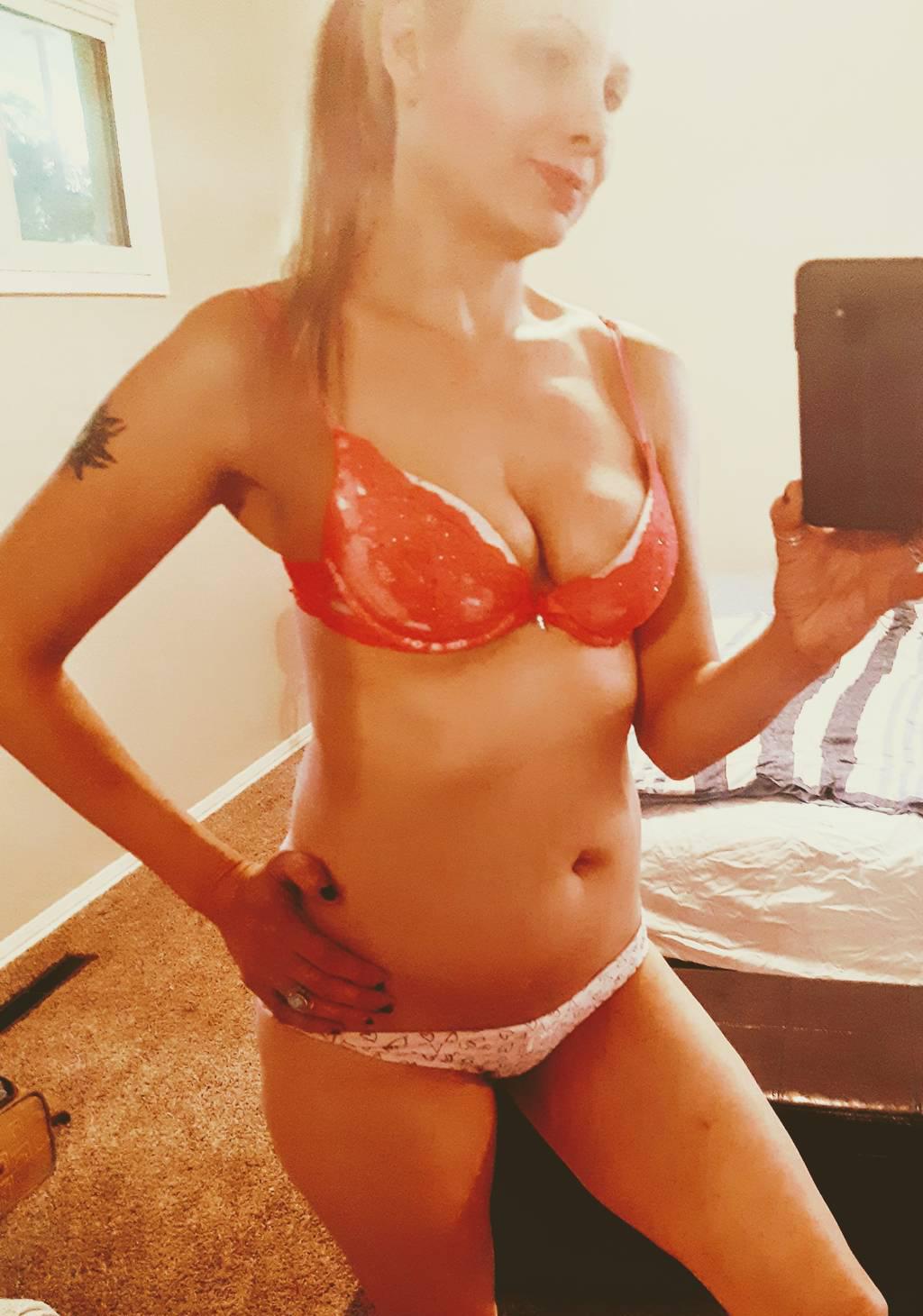 Edmonton Escort Sam tall fit blond 160 hour!