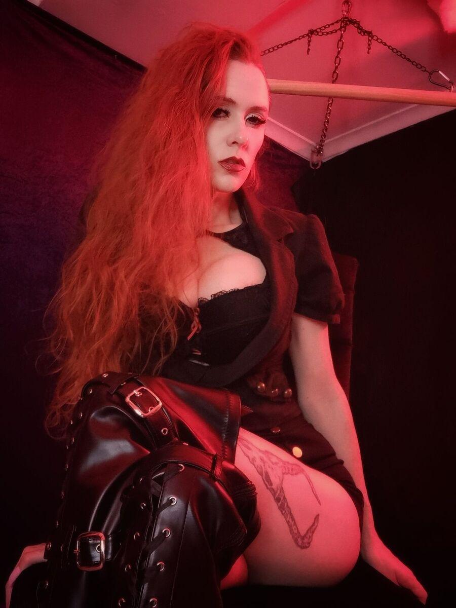 Mistress Lady AlanaHigh Class Dominatrix