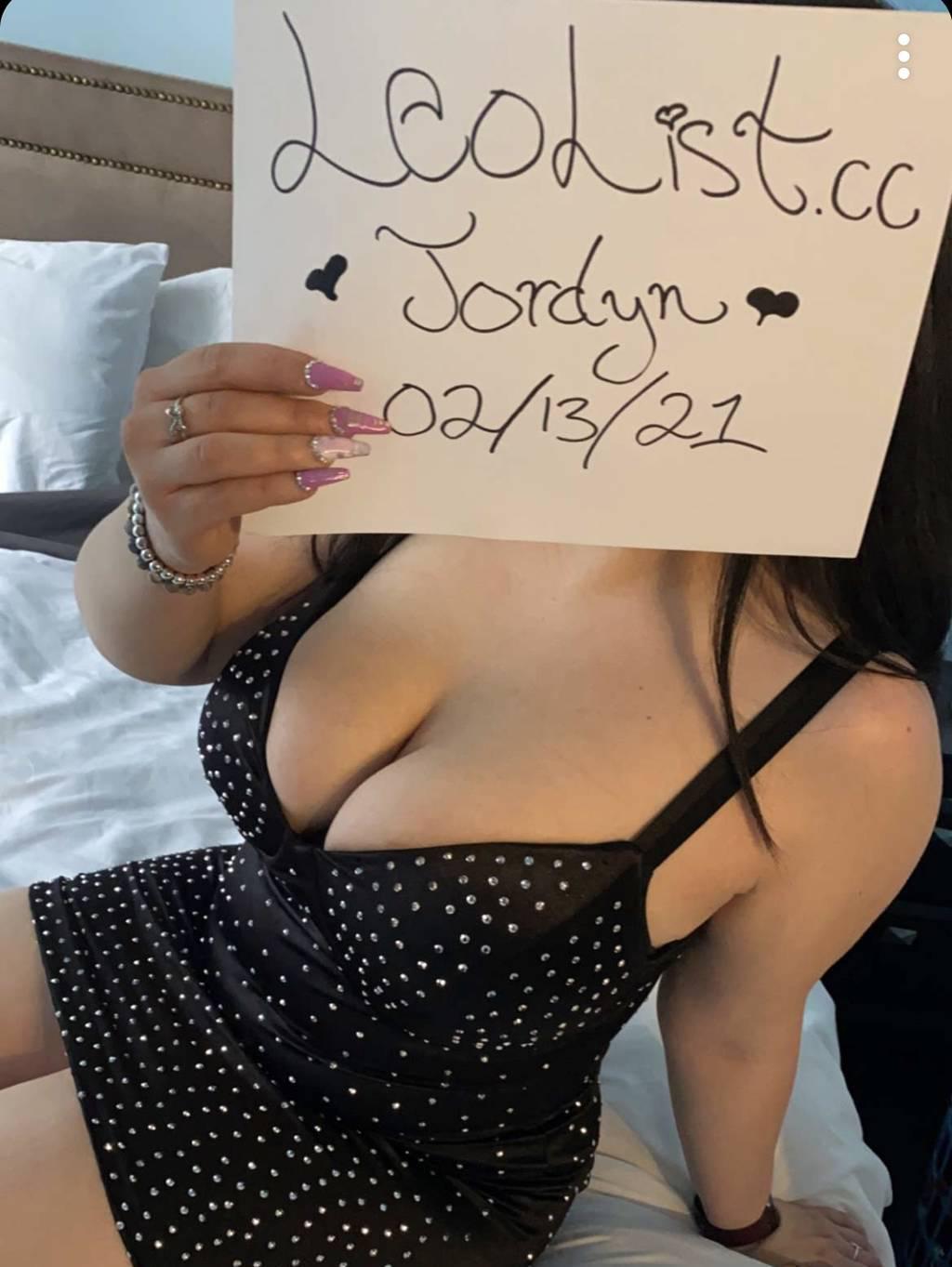 NEW HERE! Sneak Away & Let's Play 36DDDBusty Italian 